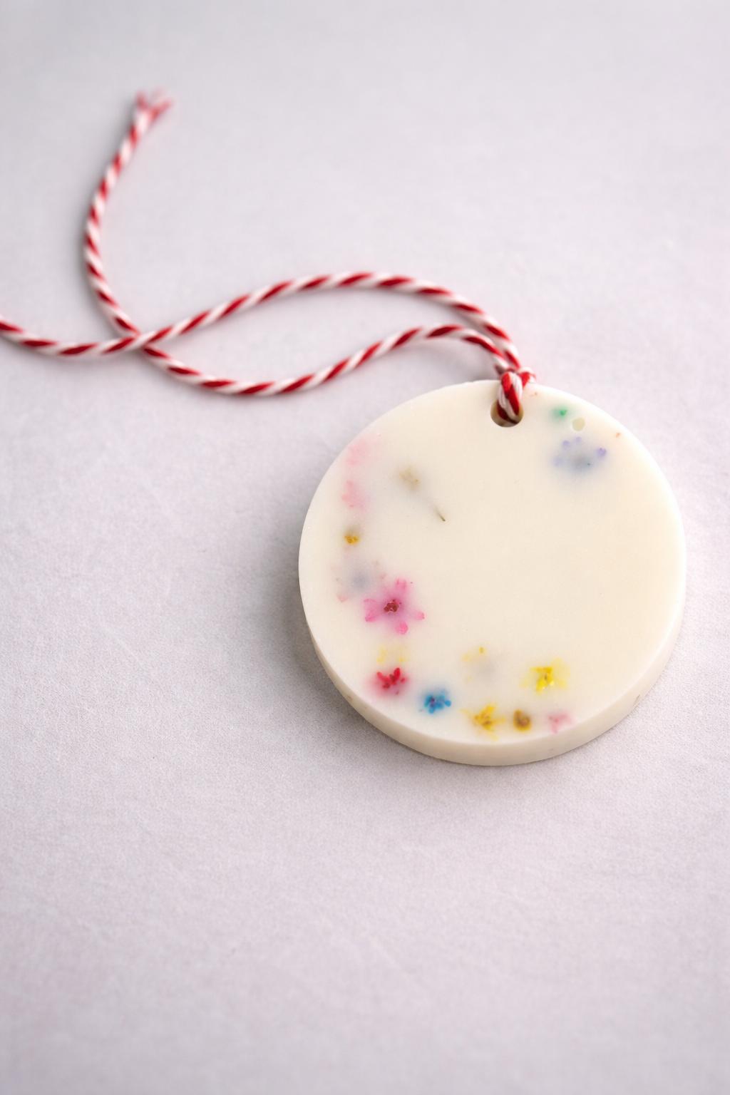 Mărțișor parfumat- Medalion cu Lavandă